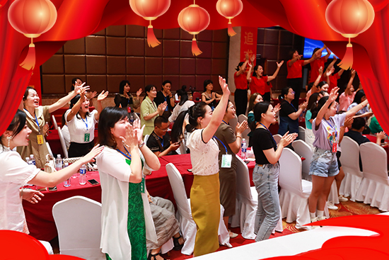 兔年到,好運來!湖南黃香化妝品公司祝您新年快樂! 兔年到,好運來!湖南黃香化妝品公司祝您新年快樂!